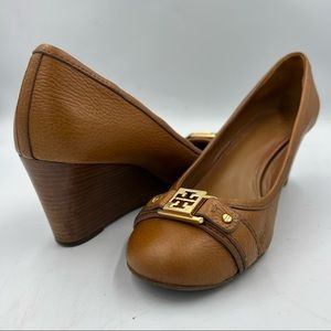 Tory Burch Natalya Pebbled Leather Saddle Brown Pumps Wedges